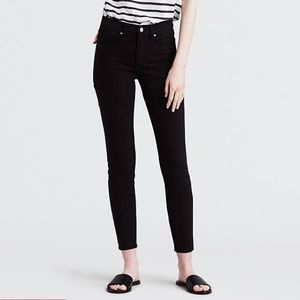 Levi’s 311 shaping skinny ankle jeans black